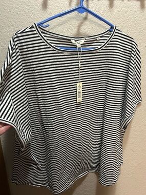 Max Studio Black & White Striped Short Sleeve Tee